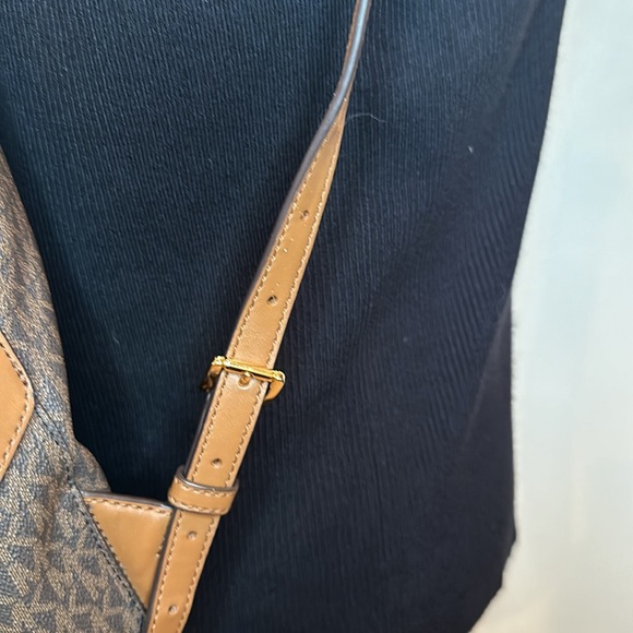 MICHAEL KORS JAYCEE LARGE ZIP POCKET BACKPACK PRINTED LOGO LEATHER - Picture 8 of 15